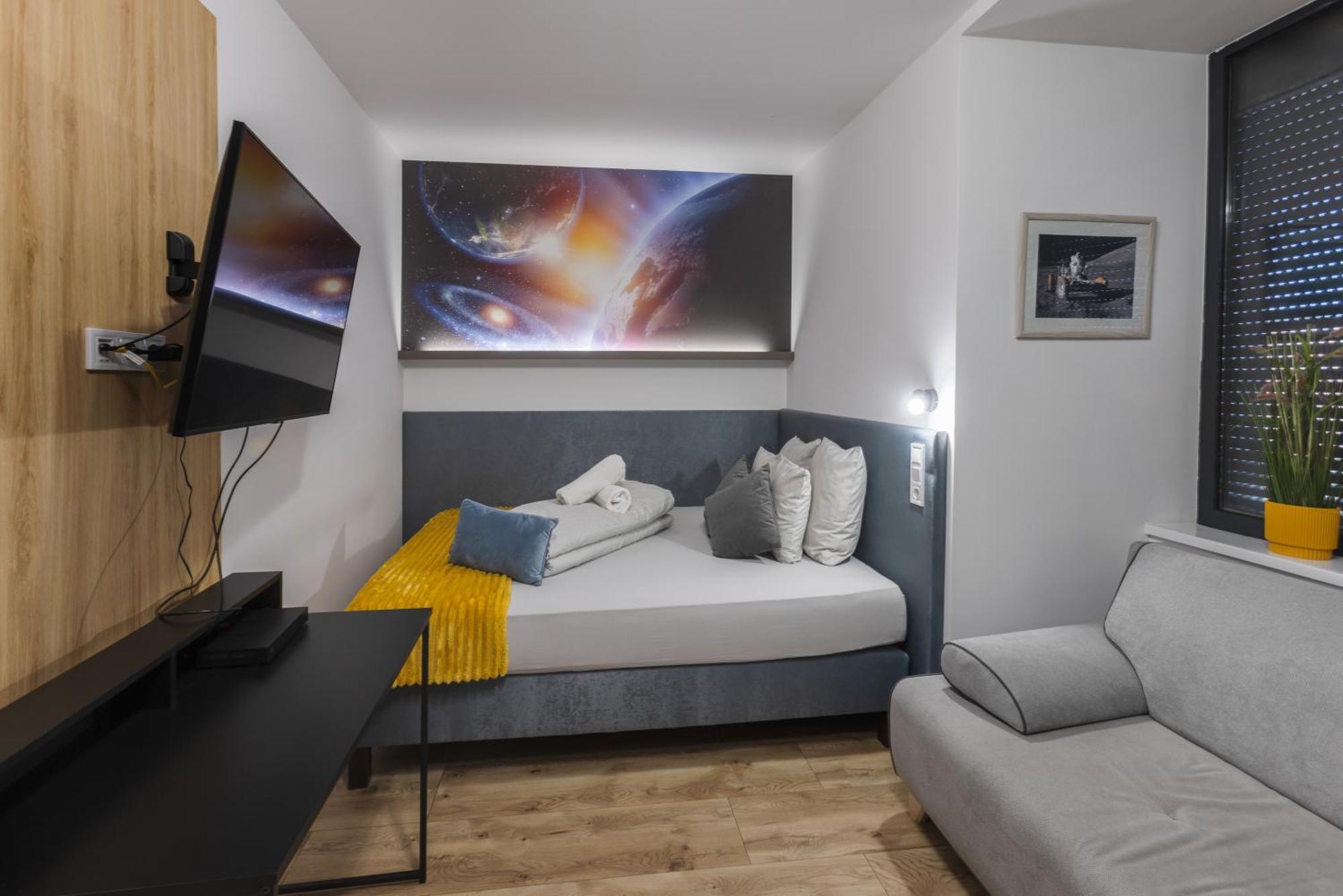 R73 Residences Pecs Bagian luar foto