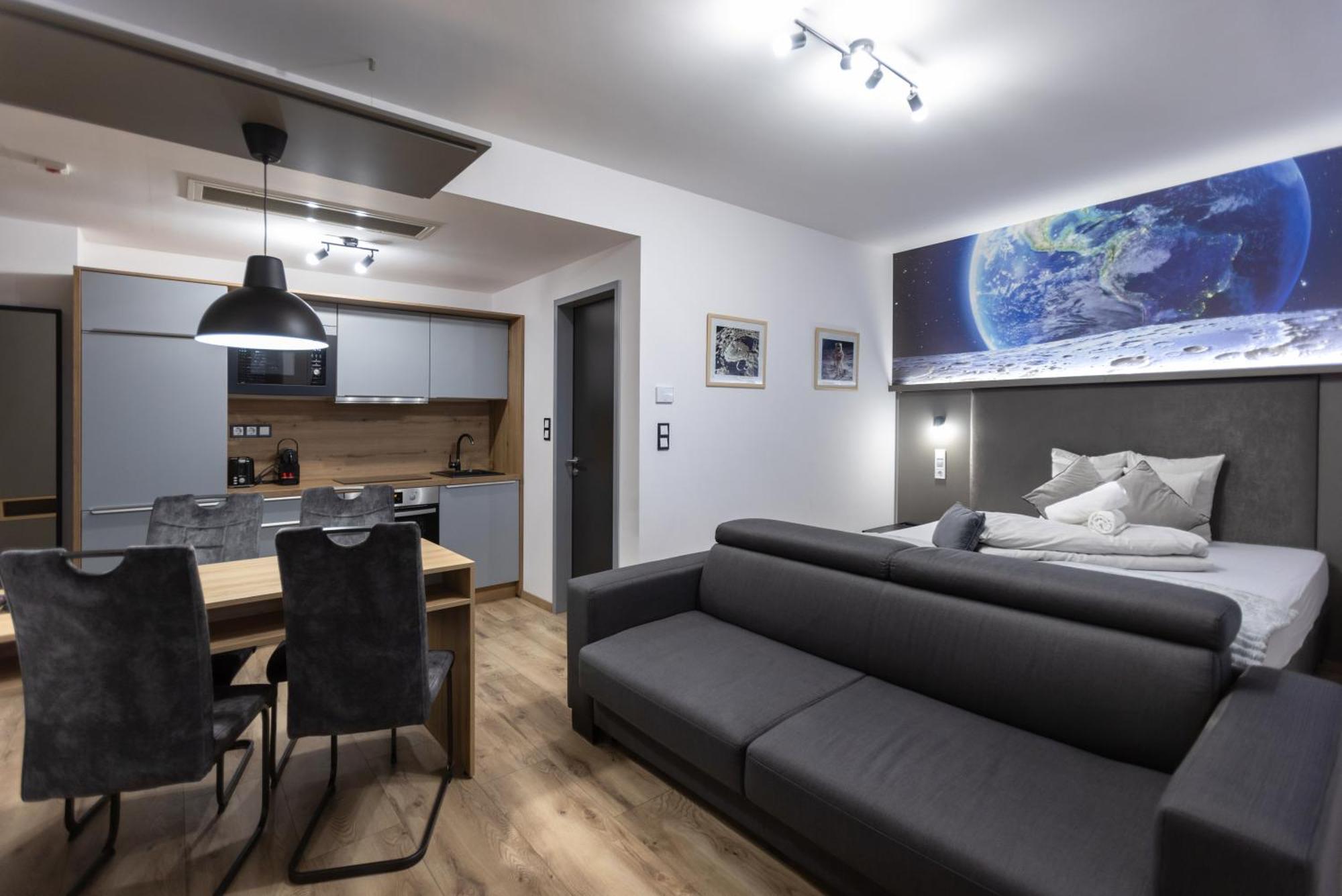 R73 Residences Pecs Bagian luar foto